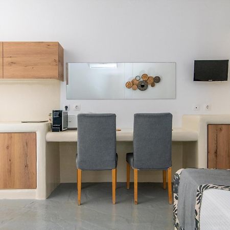 Big Blue Suites & Apartments Kionia Dış mekan fotoğraf