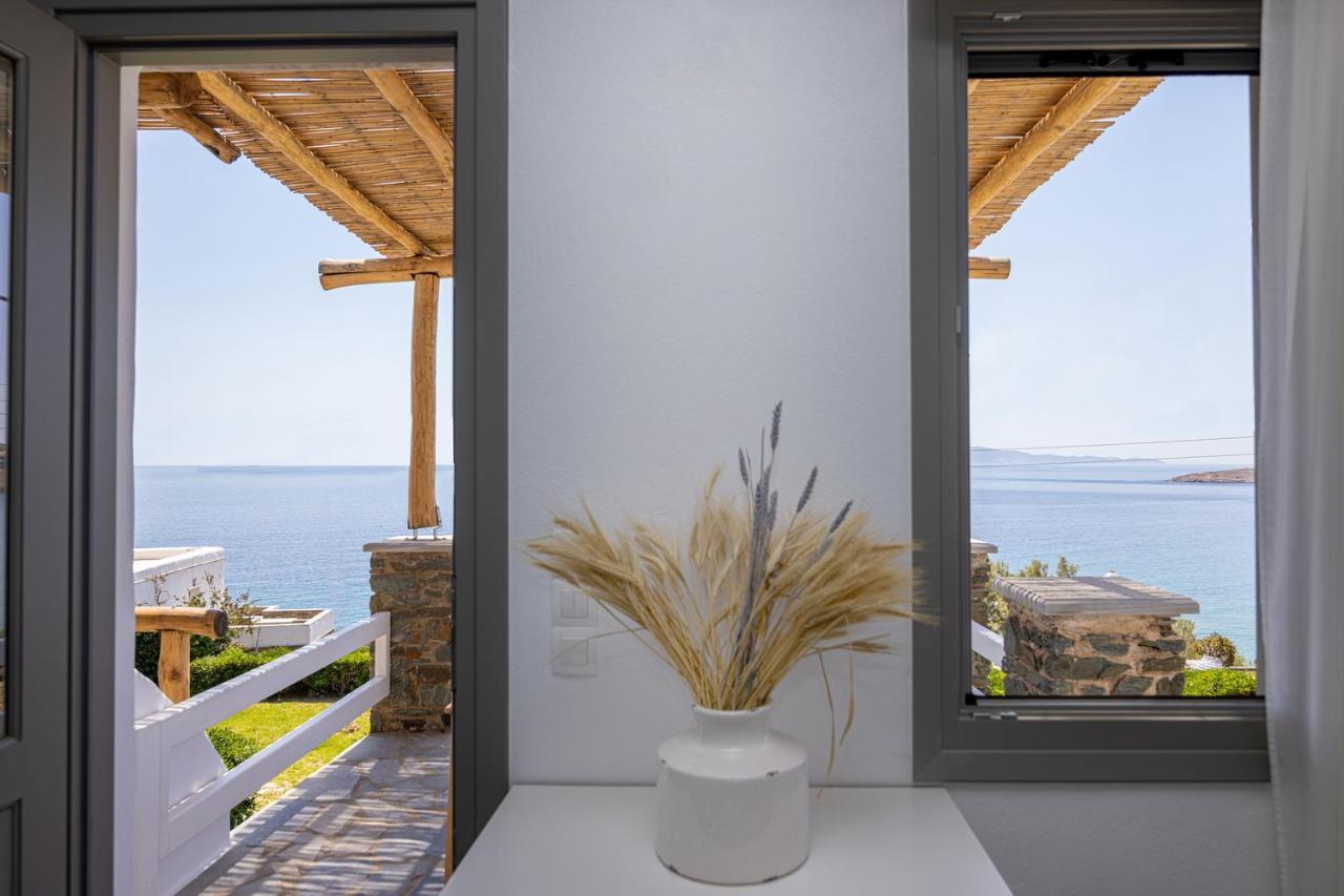 Big Blue Suites & Apartments Kionia Dış mekan fotoğraf