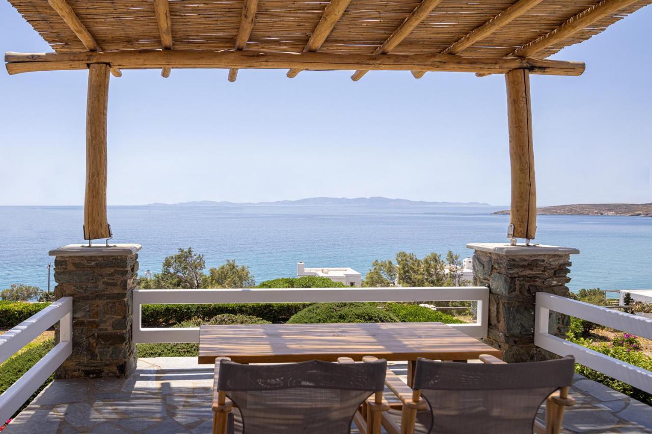 Big Blue Suites & Apartments Kionia Dış mekan fotoğraf