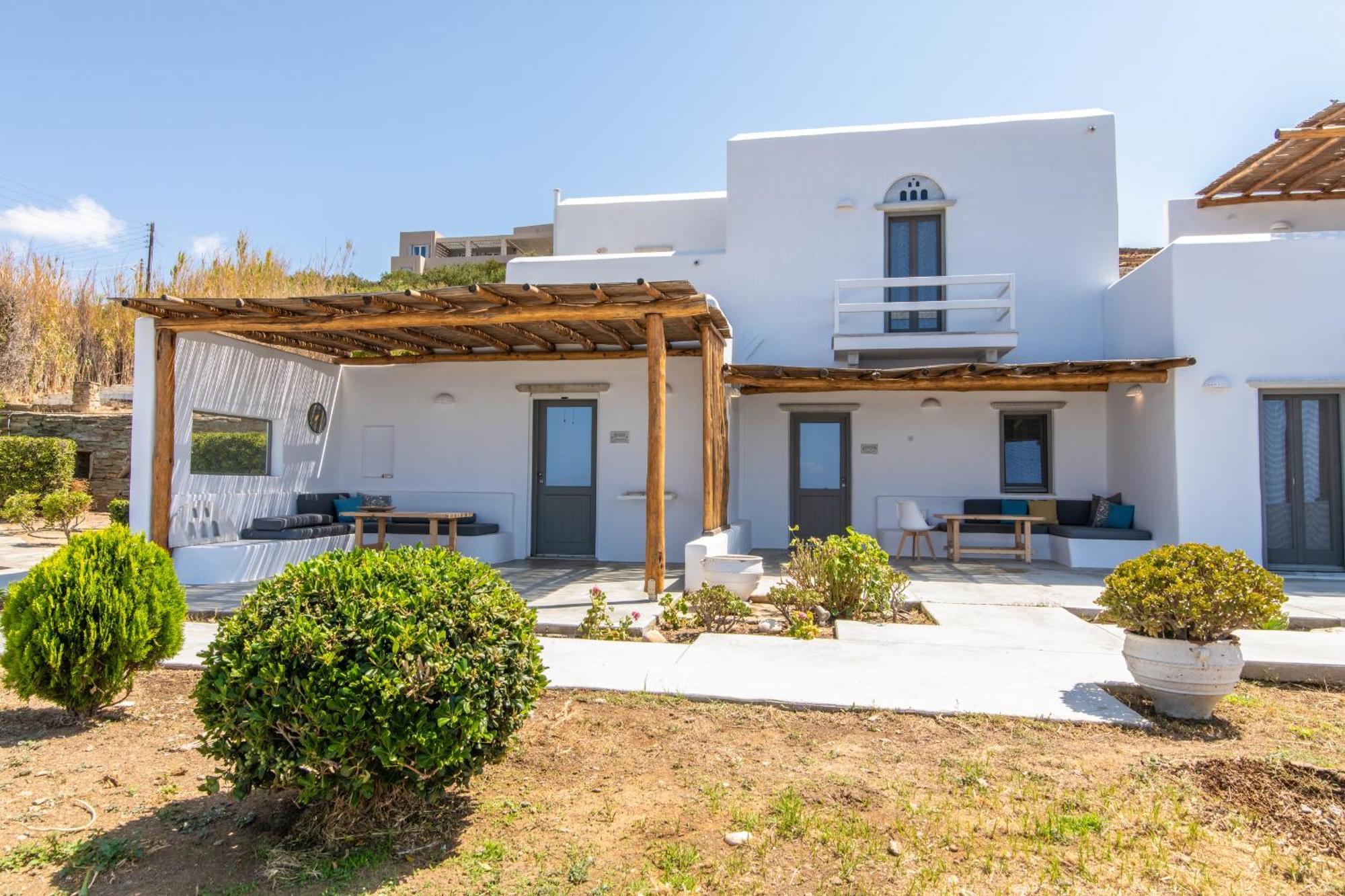 Big Blue Suites & Apartments Kionia Dış mekan fotoğraf